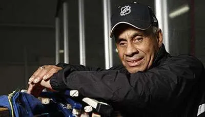 Left wing Willie O'Ree — Calisphere