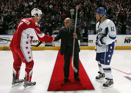 Blind in one eye, hockey pioneer Willie O'Ree went all the way to the Hockey  Hall of Fame